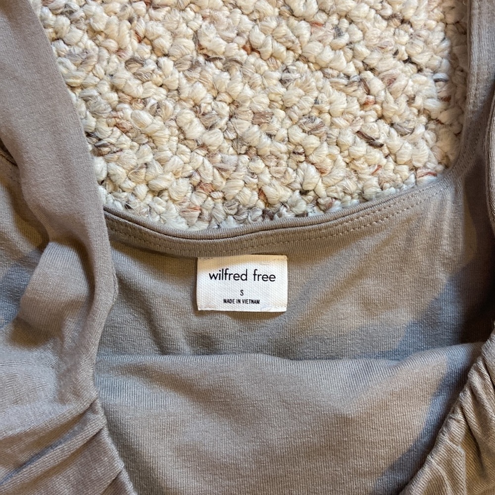 Aritzia tank - Picture 3 of 3